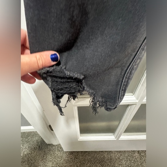 AE Strigid Ripped Mom Jean - Picture 15 of 16